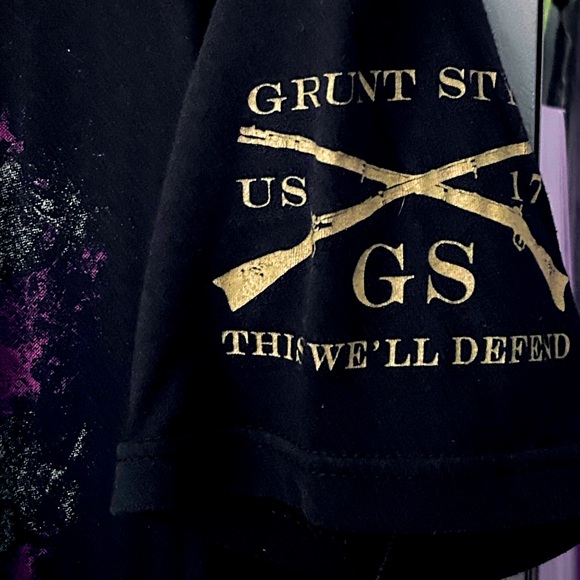 Grunt Style Black Tee with Distressed Flag - Picture 5 of 9